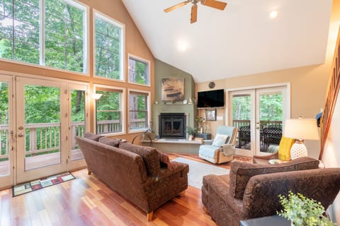 Natural light, beautiful view: Relaxing retreat. Upgraded with a propane fireplace.