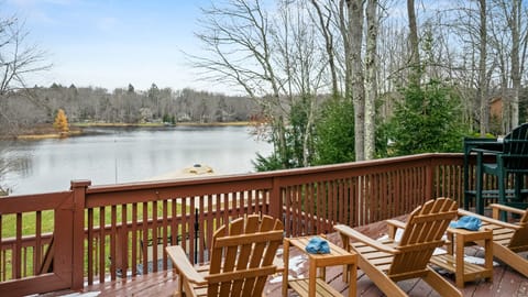 Lakeside lounging at its finest.