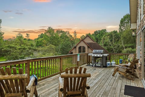 Grill up your favorite meal and take in the scenery.