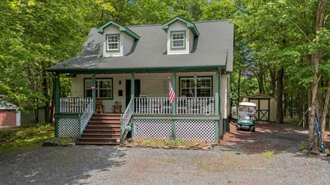 Welcome to Ridge Retreat! Please note, the Golf Cart is unfortunately not able for Guest Use.