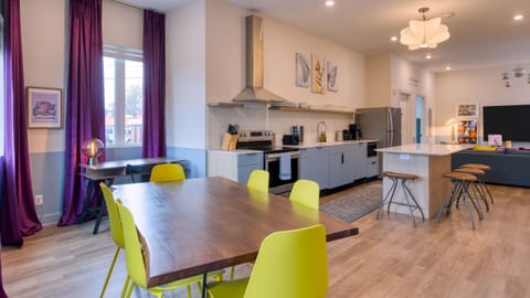 Kitchen vibes that never go out of style.