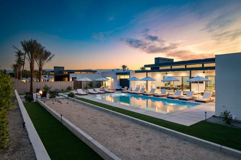 Bocce ball, firepit, pool, and more!