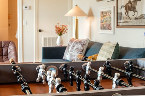 Challenge an opponent to best out of 3.