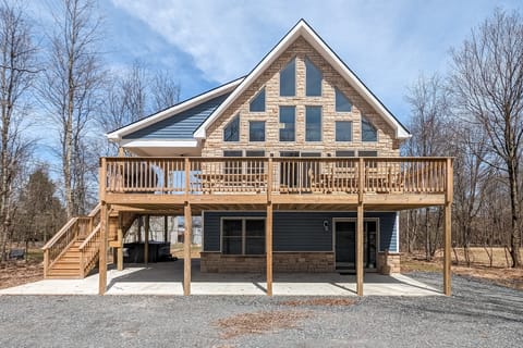 Welcome to Bluejay Getaway! Your private retreat in Towamensing Trails.