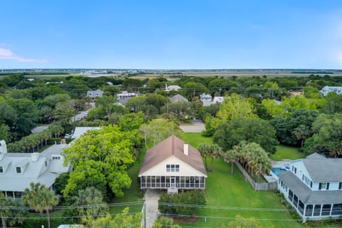 Bird's eye view of the neighborhood.