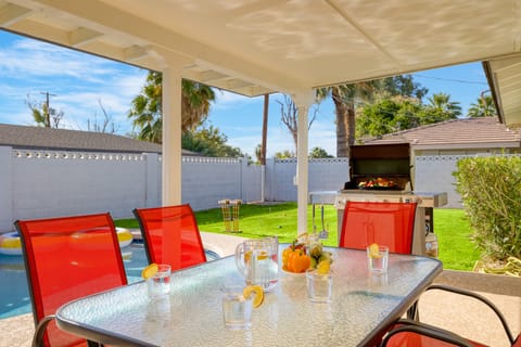 Fire up the flavor on the grill and enjoy outdoor dining.