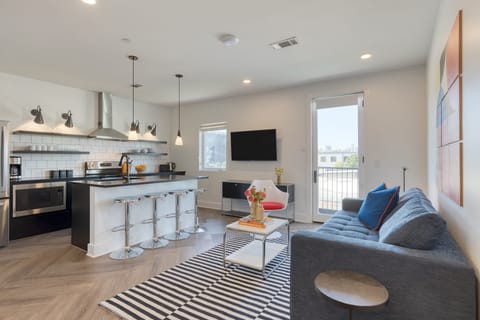 Endless skies, fresh air, and luxurious comfort await you on the rooftop.