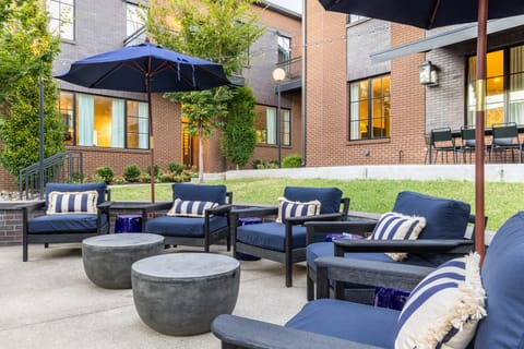 The Magnolia - AvantStay | Sleeps 24, DT Nashville Apartment in Nashville