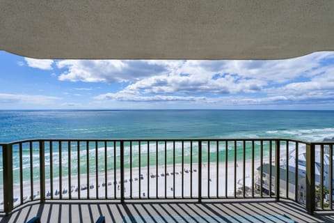 A vast ocean view awaits you!