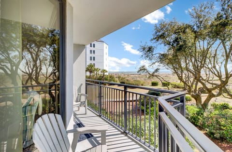 Bedroom 2 features a Queen bed.