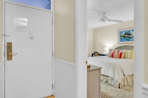 Bedroom 3 features 2 Queen beds.