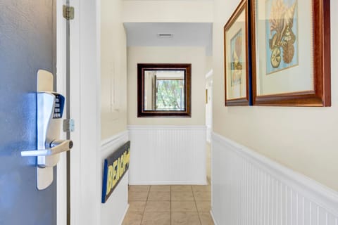 Full bathroom in bedroom 2.