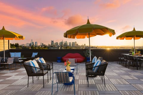 Picture-perfect backdrop for relaxation.