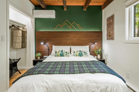 Somerset Lodge at dusk.