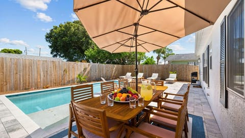 G By The Sea by AvantStay | Bikes, Pool, Fire Pit, Bonfires • Near Pier Park & Beaches House in Sunnyside