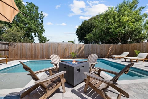 G By The Sea by AvantStay | Bikes, Pool, Fire Pit, Bonfires • Near Pier Park & Beaches House in Sunnyside