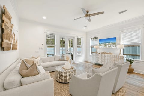 30A Shady Palms by AvantStay | Boat-Friendly w/ Heated Pool House in Seagrove Beach