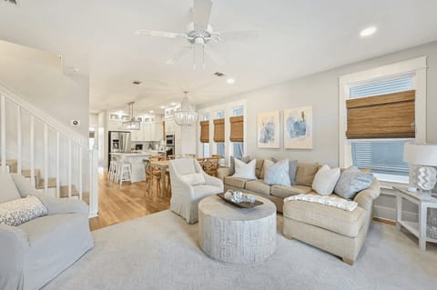Southern Shores by AvantStay | Seacrest Beach | Resort Pool House in Rosemary Beach