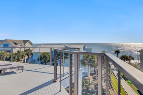 Welcome to 7 Beachwood East!
