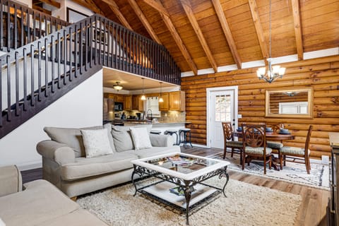 Primary bedroom's ensuite bathroom offers a shower/tub combo.
