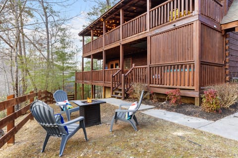 Firepit - get some s'mores!