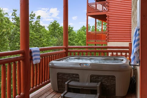 Soak in the bubbles while enjoying stunning views.