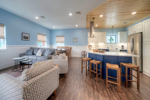 Open layout makes it easy for your group to connect.