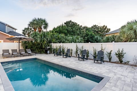 Private pool paraidse.