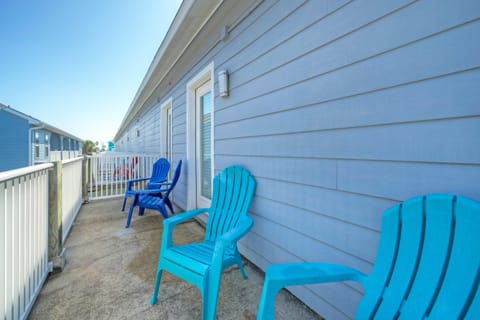 The perfect retreat for a lazy afternoon. (Costa Bahia 203)