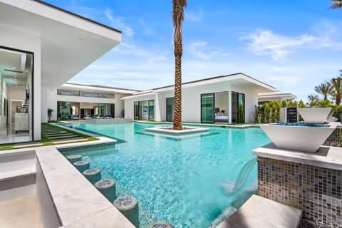 Villa 9 at Bravo by AvantStay – a stunning modern desert retreat!