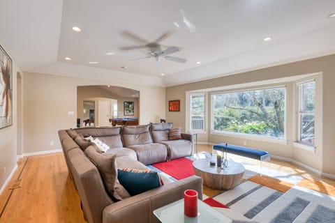 Spacious living room.