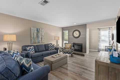 Spacious and stylish living room (Unit A)