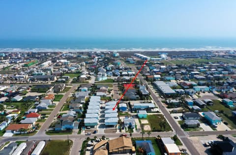 Great location. (Sea La Vie)