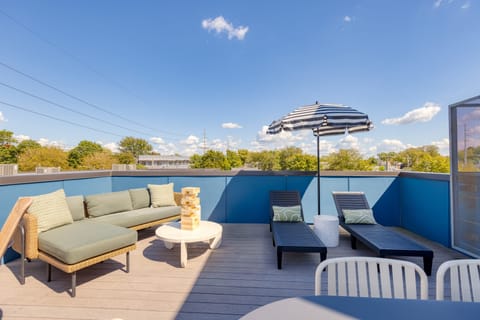 36 Guests on Music Row | Bachelorette Suites + Glam Room | 5 Minutes to Downtown House in East Nashville