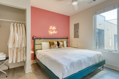 36 Guests on Music Row | Bachelorette Suites + Glam Room | 5 Minutes to Downtown House in East Nashville