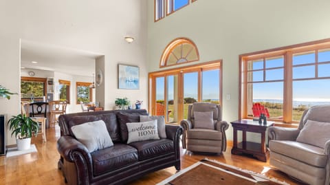 Bright and airy living room.