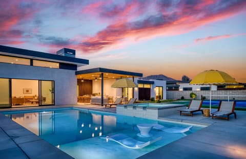 Your oasis at dusk. (Polo Villa 18)