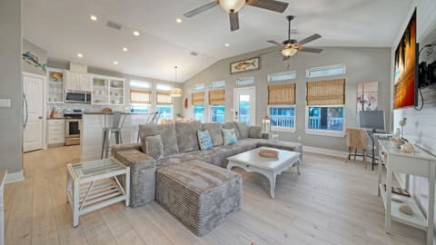 Living room offers comfortable seating and a sleeper sofa. (Casa Rosada)