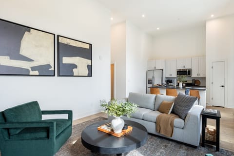 Open layout. (The Heights 301)