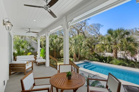 Enjoy morning coffee or al fresco meals.