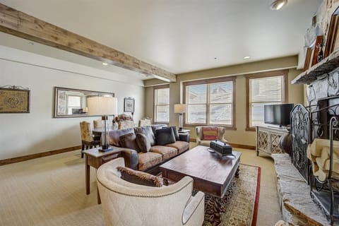 Living room. (Mont Cervin #22)