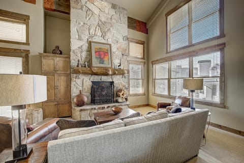 Living room. (Mont Cervin #32)