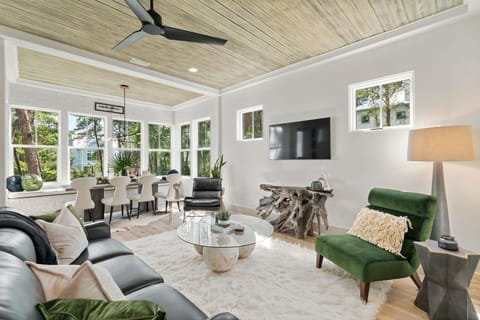 Open layout concept. (Halcyon Dayz)