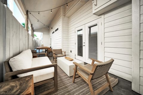Covered back patio. (Clamshell Cottage)
