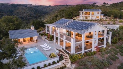 Huge Paso Robles estate with tons of outdoor space, a large pool, and beautiful architecture and design.