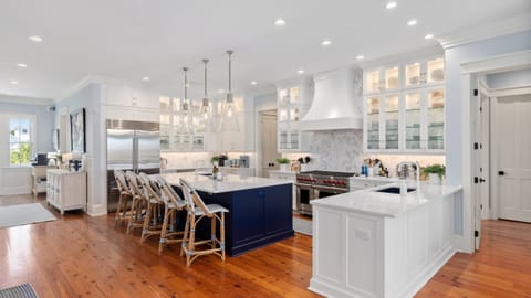 Primary bedroom's ensuite bathroom.