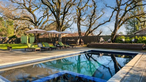 Sun-drenched pool with plenty of loungers for relaxed afternoons between tastings.