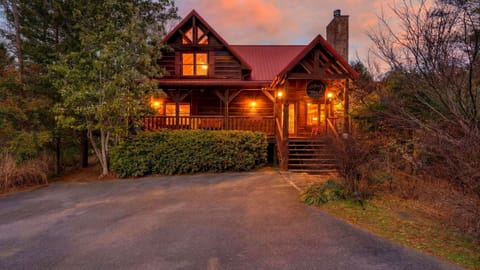 Front exterior showing the spacious driveway.