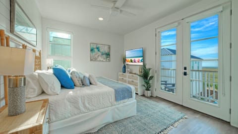 Primary bedroom (Coastal Commons)