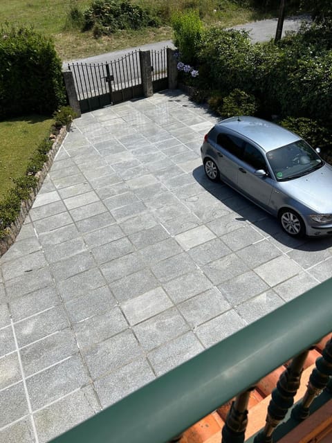 Quiet street view, Parking